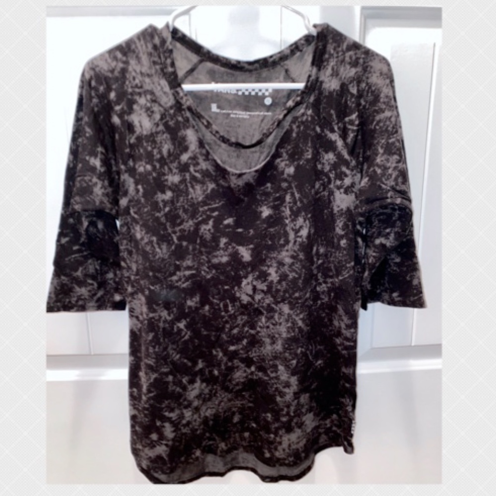 VANS OFF THE WALL BLACK CUTOUT SCOOP NECK XL
